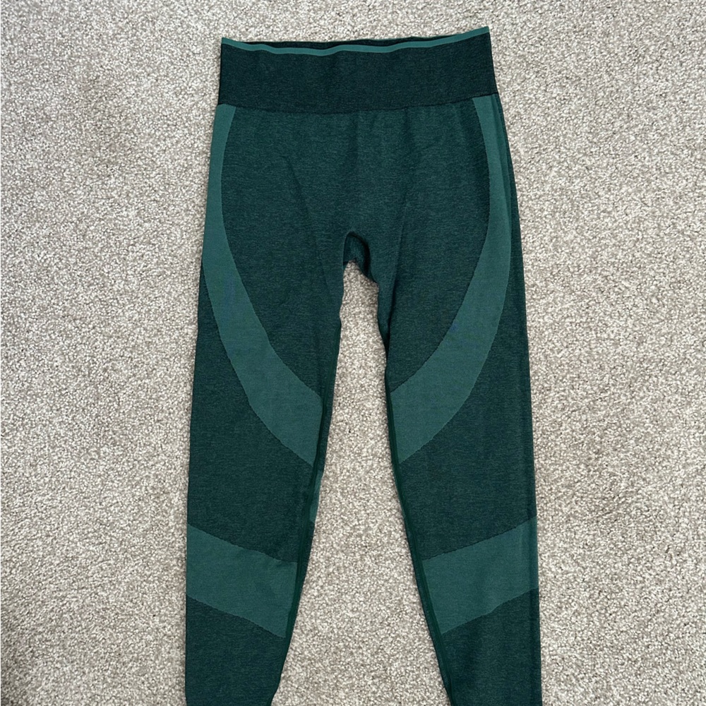 PINK seamless leggings- Size medium